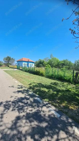 Casa cu teren 2000 m.p. - 8