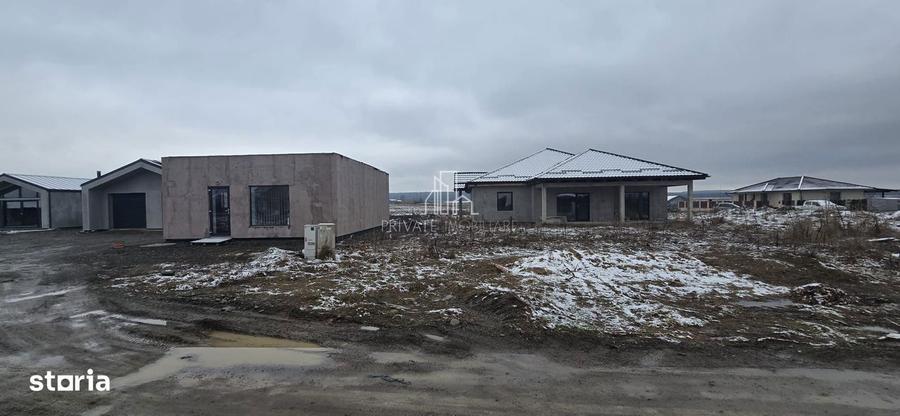 Casa 283 Mp/ Teren 835 Mp, Nou Construita, Solovastru, Zona Reghin - 10