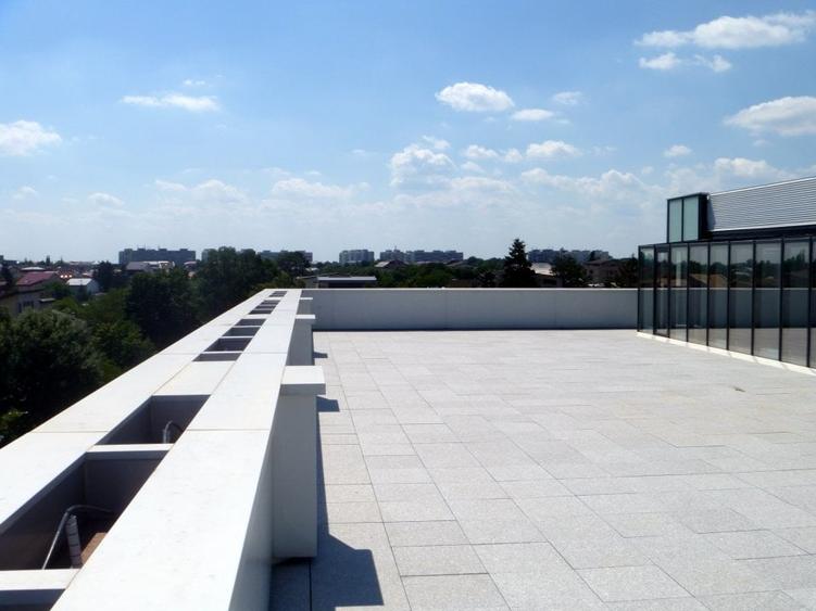 Spatiu birouri de inchiriat -  1/2 din etajul 1 + locuri de parcare - 8