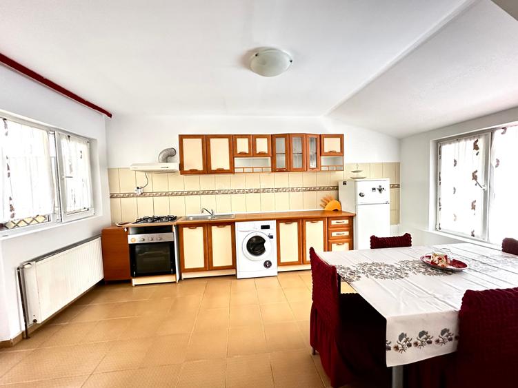 Ap. 3 camere , in vila - Dumbravita - Constructorilor