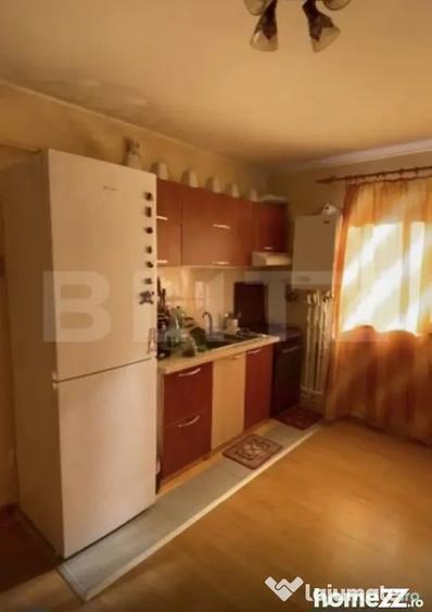 Apartament cu 3 camere decomandat în Siret