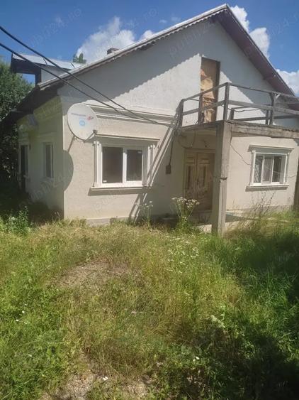 casa pe parter in Hulubesti Dambovita la numai 32000 euro - 2