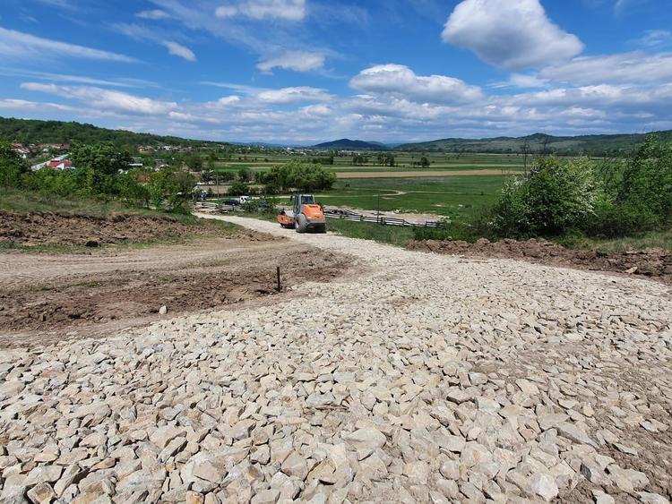 Teren agricol extravilan de 33 mp, în Zătreni