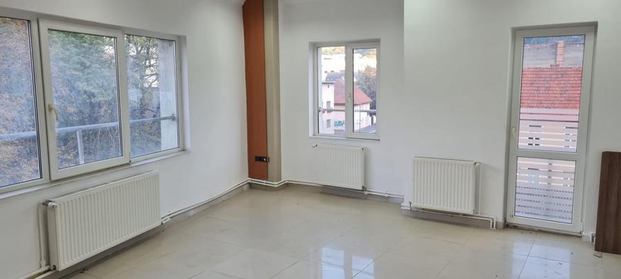 Spatiu de inchiriat | Pretabil birouri | - 3