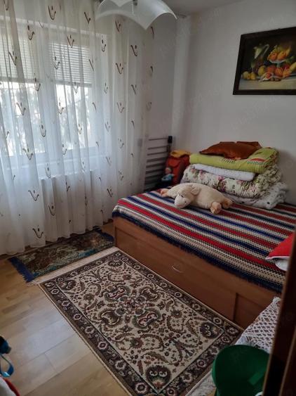 apartament de vanzare ,micro 6,,semidecomandat - 4