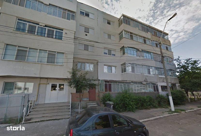 Apartament cu 2 camere decomandat în Periferie