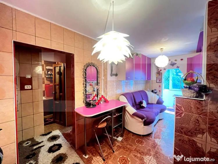 Apartament cu 2 camere, decomandat, complet mobilat si utila - 2
