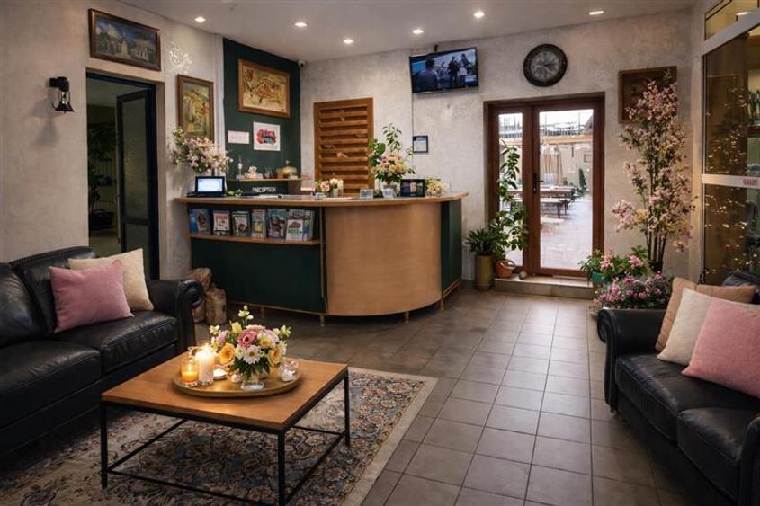 In aria Centrala a Brasovului, Hotel distinct - 1