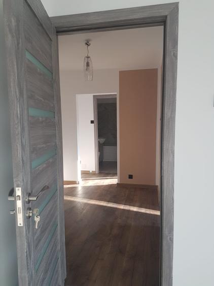 Apartament doua camere, decomandat, etaj 4, cu sarpanta, renovat modern, stradal - 5