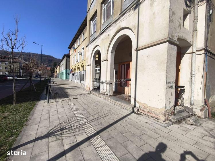 Resita Chirie Spatiu Comercial Zona Lunca - 1