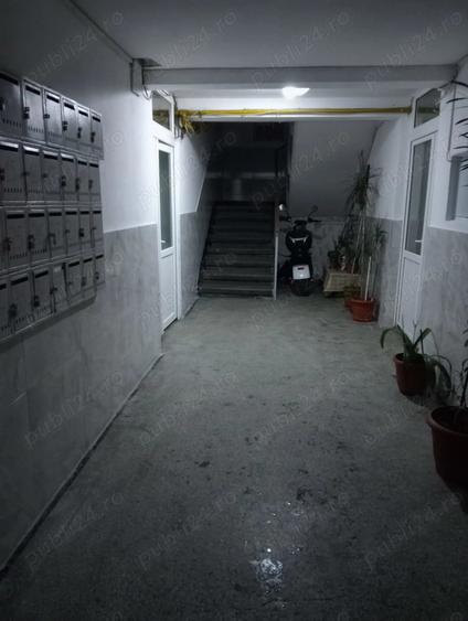 Vanz gars la P din 4, 16 mp, bloc de ap ?i gars, 1994, izolat,sect 2-zona Doamna Ghica, 32000 Euro - 2