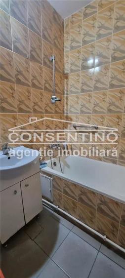 Se vinde imobil cu 2 camere , bdul N. Balcescu , liber , decomandat - 8