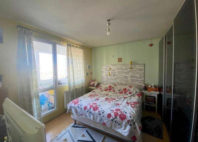 Vanzare Apartament 4 camere cu Centrala, boxa, 2 bai in 1 Decembrie, Scoala 116 - 2