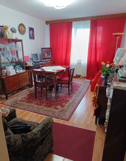 Apartament cu 3 camere circular în Astra