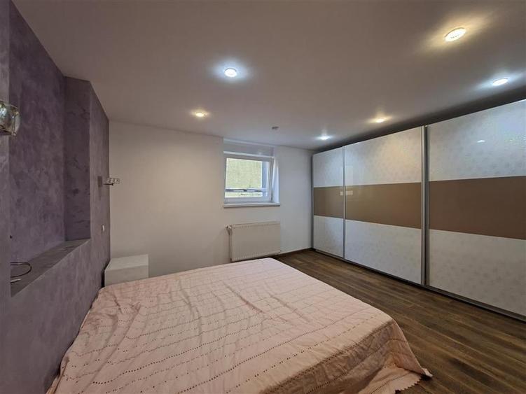 Casa Individuala 6 camere garaj 650 mp Teren zona Piata Cluj - 8