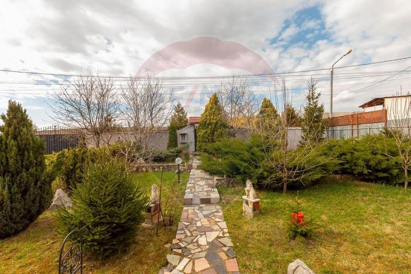 Vilă cu 7 camere de vânzare/schimb cu apartament, com. Traian, Bacău - 1