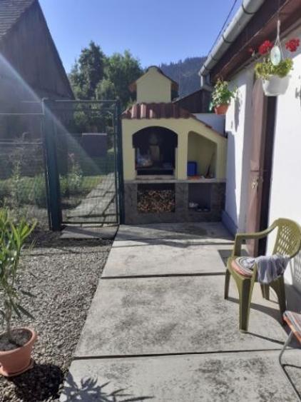 Casă cu 5 camere în Cernatu - 3