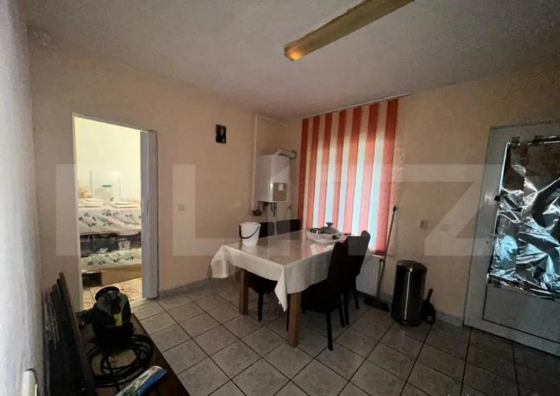 Casa de vanzare , 258.00 utili + 418 teren, zona Closca - 6