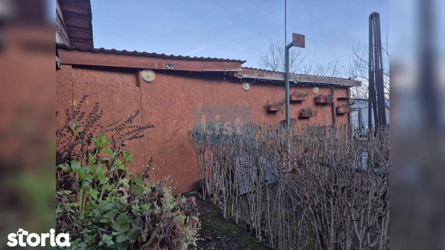 Casa pe un nivel, cu livada, la intrarea in Dezmir - 3