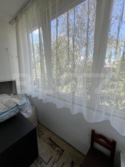 Apartament cu 2 camere semidecomandat, mobilat în Decebal