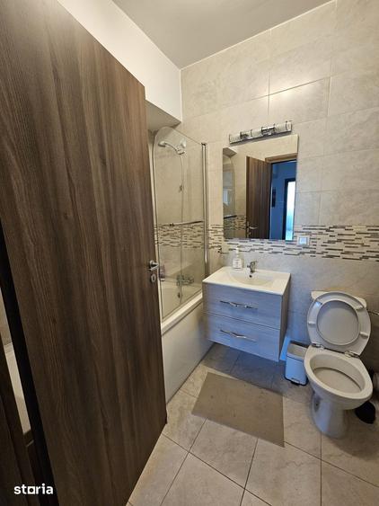 Apartament cu 2 camere decomandat în Apărătorii Patriei
