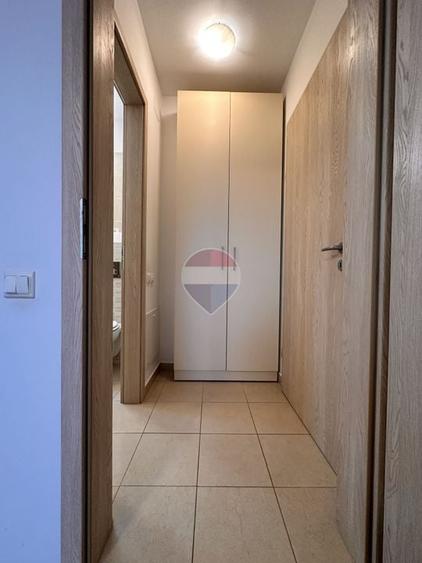 Apartament cu 2 camere semidecomandat, mobilat în Băneasa