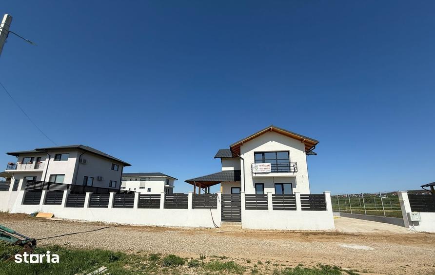 Casă cu 5 camere cu Teren 490 Mp în Păulești