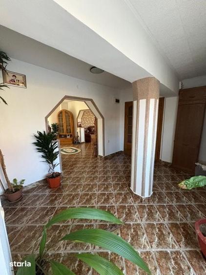 Casă cu 5 camere cu Teren 1600 Mp în Săcălășeni