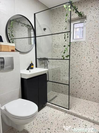 Apartament cu 3 camere semidecomandat în Dorobanți