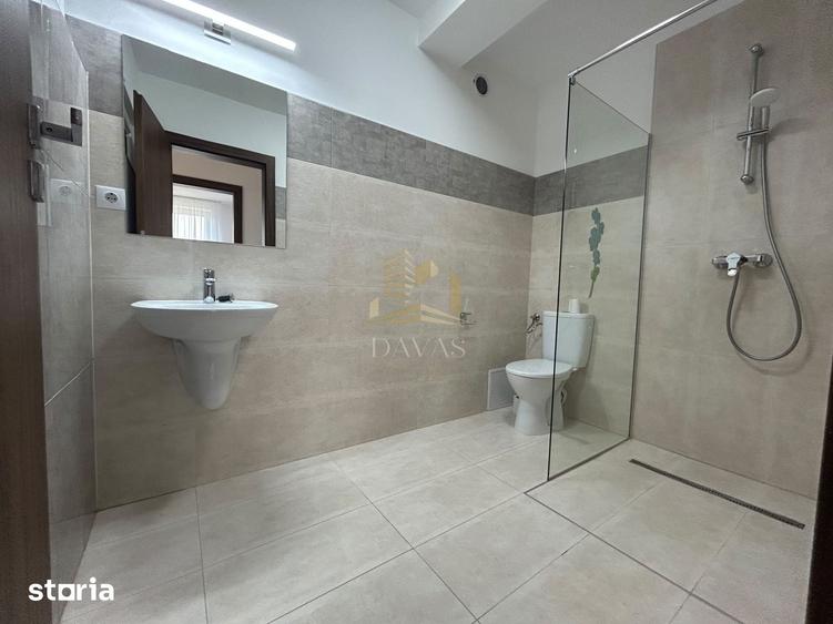 Casă cu 5 camere cu Teren 375 Mp în Europa