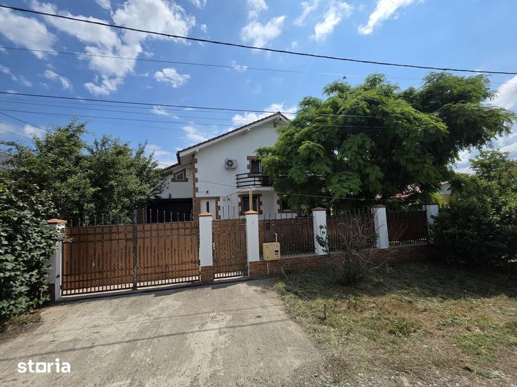 Casă cu 5 camere cu Teren 770 Mp în Mihail Kogălniceanu