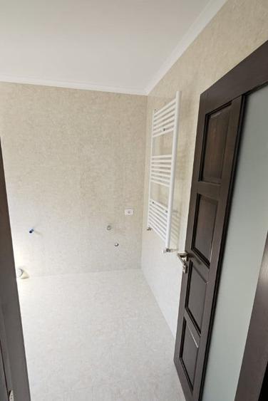 Casa / Vila ( P + 1 ) De Vanzare Zona Burdujeni - 7