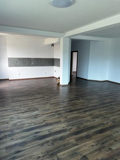Casă cu 4 camere cu Teren 1000 Mp în Central