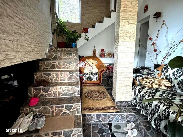Casă cu 4 camere în Șerbăneasa