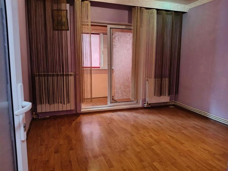 Apartament cu 2 camere decomandat în Buzaului