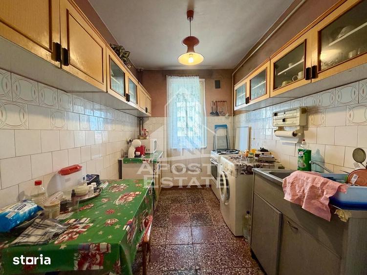 Apartament cu 2 camere decomandat în Circumvalațiunii