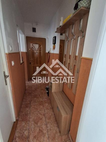 Apartament cu 2 camere semidecomandat, mobilat în Hipodrom 1