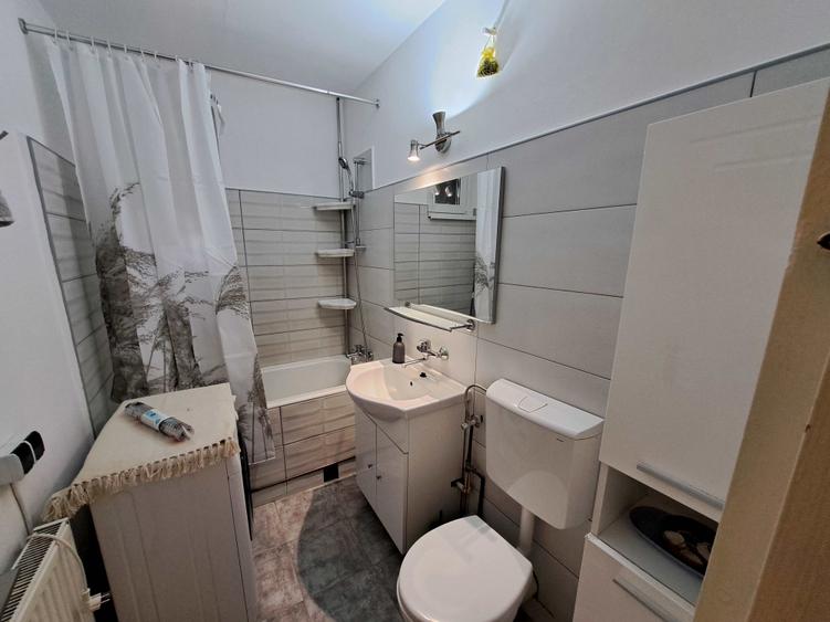 Inchiriez apartament 3 camere, decomandat, Tg. Mures, Tudor - 7