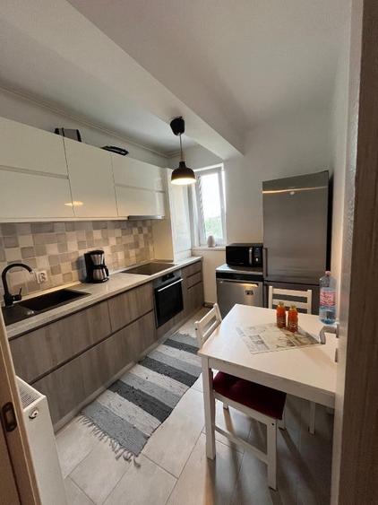 Apartament cu 2 camere decomandat în 16 Februarie