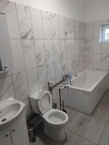 Casă individuală cu 5 camere cu Canalizare în Turnișor
