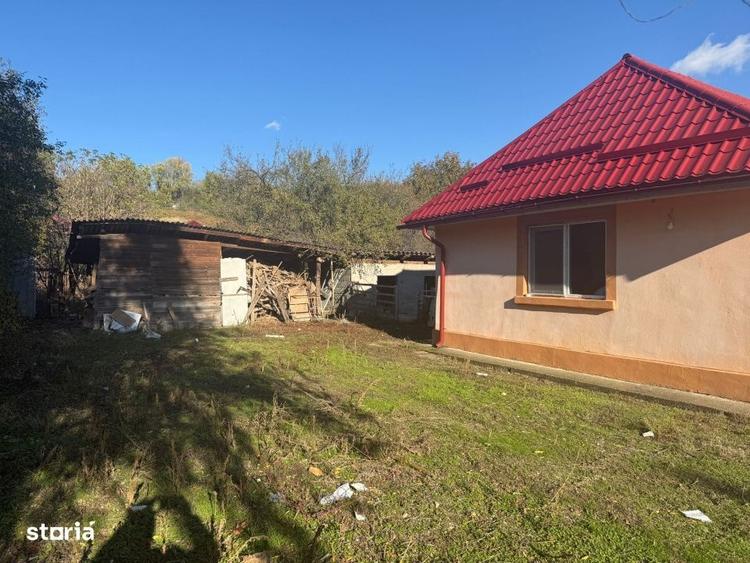 Casă cu 4 camere în Vârvor