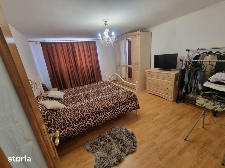 Casă cu 5 camere decomandat cu Teren 700 Mp în Central