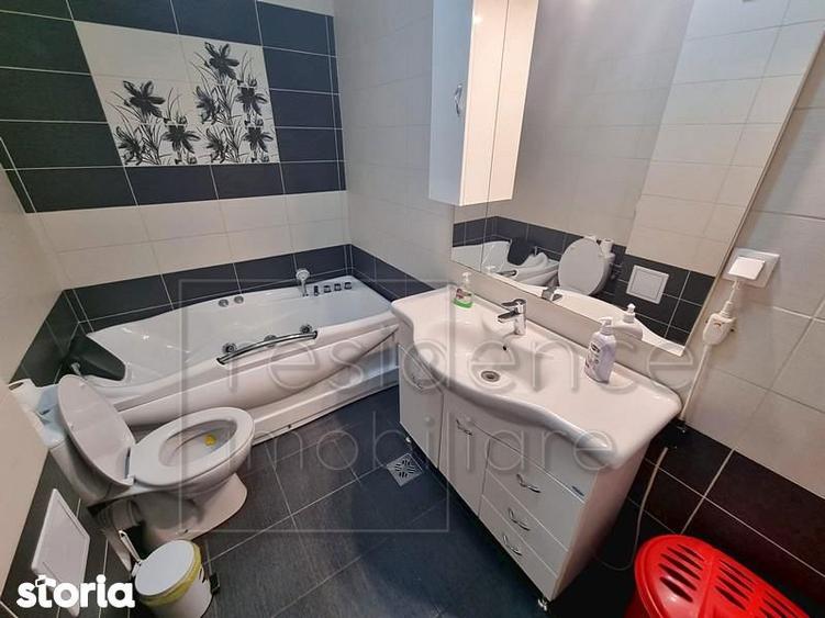 Apartament cu 3 camere semidecomandat, mobilat în Central