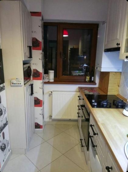 Vand apartament 3 camere Damaroaia Jiului zona linistita - 2