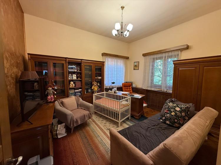 Apartament 4 camere,decomandat,etaj 1,zona Inspectoratul Scolar - 4