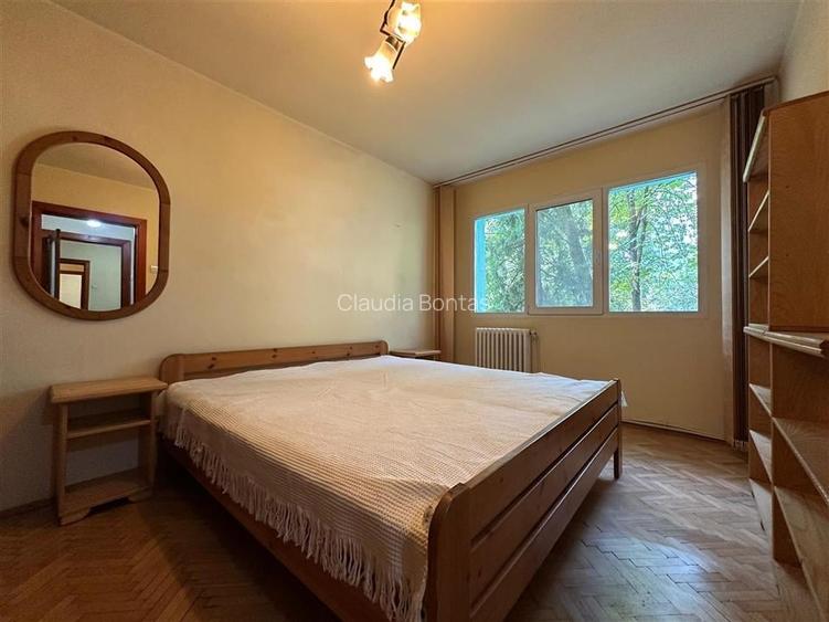 Inchiriere  Apartament cu 3 camere Podu Ros