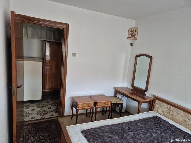 Vanzare apartament 3 camere decomandate zona Rahova-Sebastian - 2