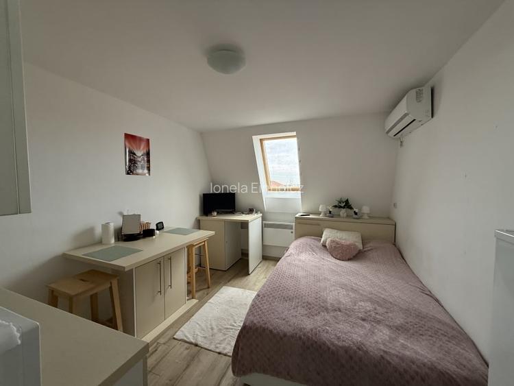 Garsoniera practica, 17 mp, mansarda - Lipovei