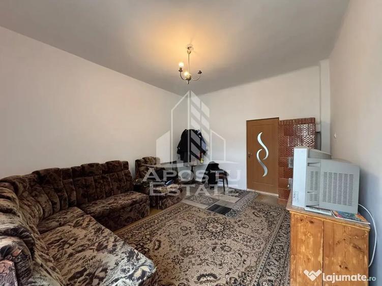 Apartament cu 5 camere semidecomandat în Bălcescu