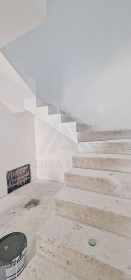 Duplex cu 4 camere cu Canalizare în Sud-Est